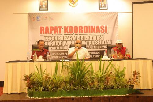 Sambutan oleh Bendahara Umum NPC Provinsi Kalimantan Selatan Aries Pramono, S.Pd saat Penutupan Rapat Koordinasi Persiapan Peparprov IV di Kabupaten Hulu Sungai Selatan Tahun 2022