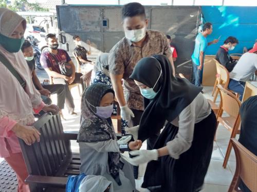 Suntik Vitamin Sebelum Keberangkatan Peparnas XVI Papua 2021