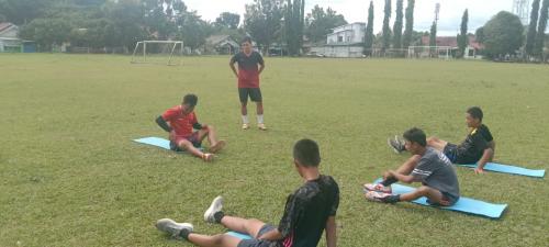 Latihan Rutin Pelatprov Tahun 2022 Cabang Olahraga Sepak Bola CP