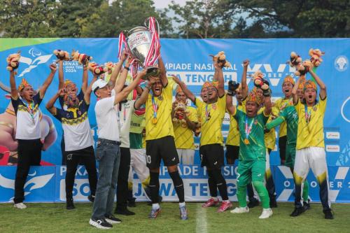 Tim Sepak Bola CP berhasil membawa pulang Medali Emas